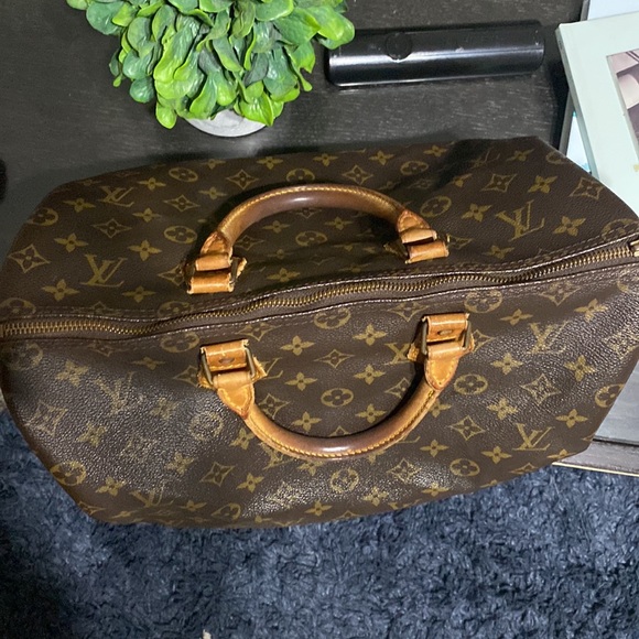 💯% Authentic Vintage Speedy 35 w/ Authenticity Cert 💕 - Picture 7 of 15